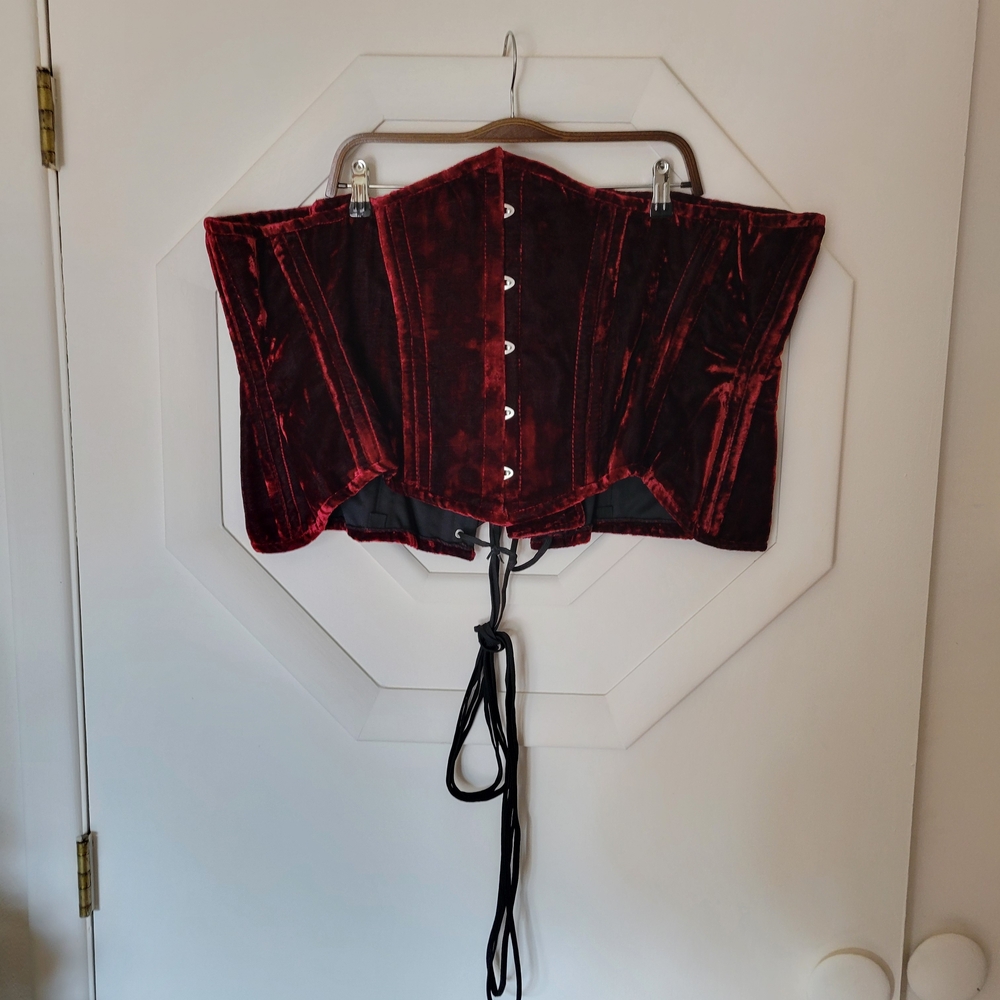 Daisy Corset Rich Velvet Burgundy 6x (US 4/5X) - Picture 2 of 8